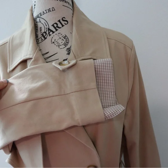 BELLE AND BLOOM Empirical Trench Coat - Beige SIZE Small - Picture 11 of 13